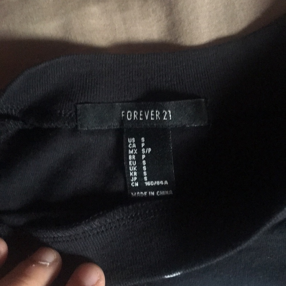Cropped top - Picture 2 of 3